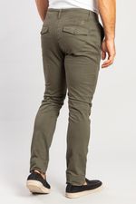 11.02.0014.340-CALCA-CHINO-LAUNDRY-VERDE-MUSGO-1676