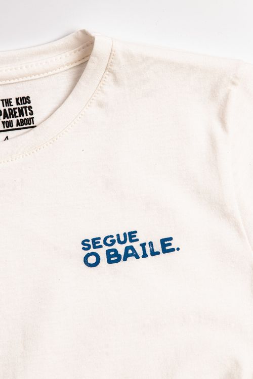 Camiseta Infantil Segue O Baile Aqua - Off White