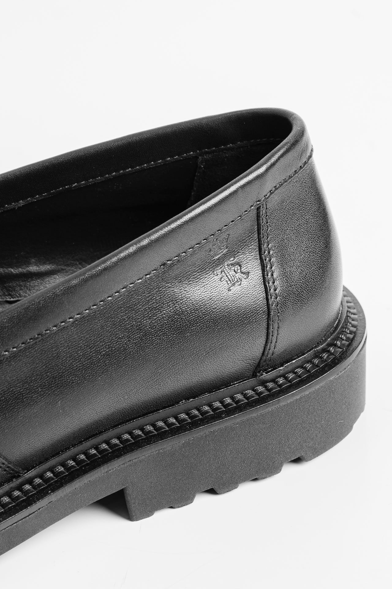 Mocassim Tratorado Couro - Preto - Sergio K.